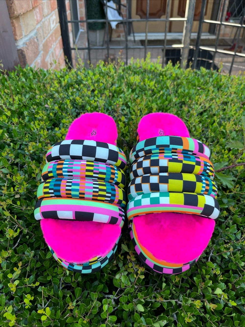 Ugg’s Multicolor Check Slide Sandals with Hot Pink Faux Fur size 10 Ugg Summer